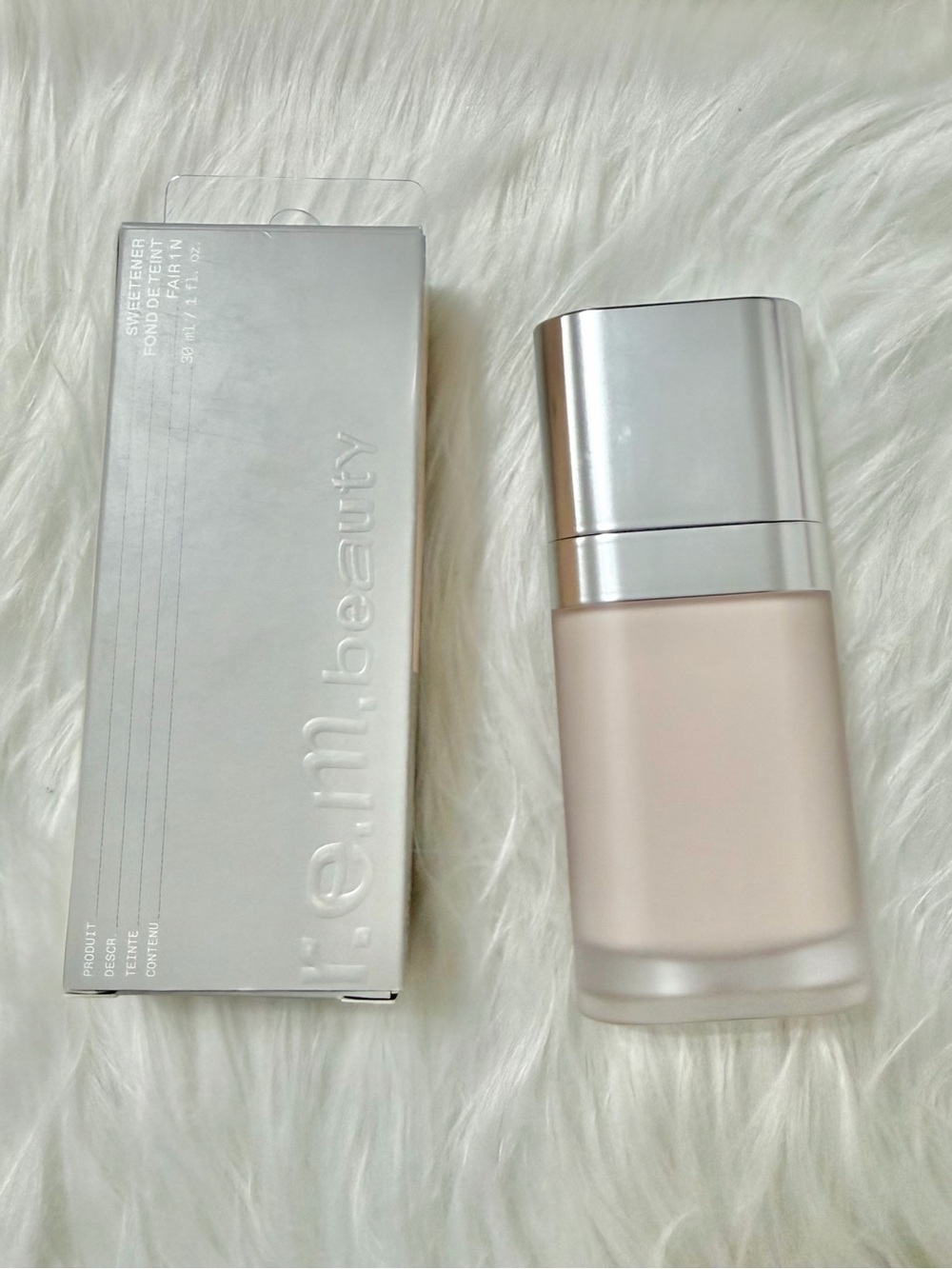 r.e.m. beauty Sweetener Foundation - FAIR 1N